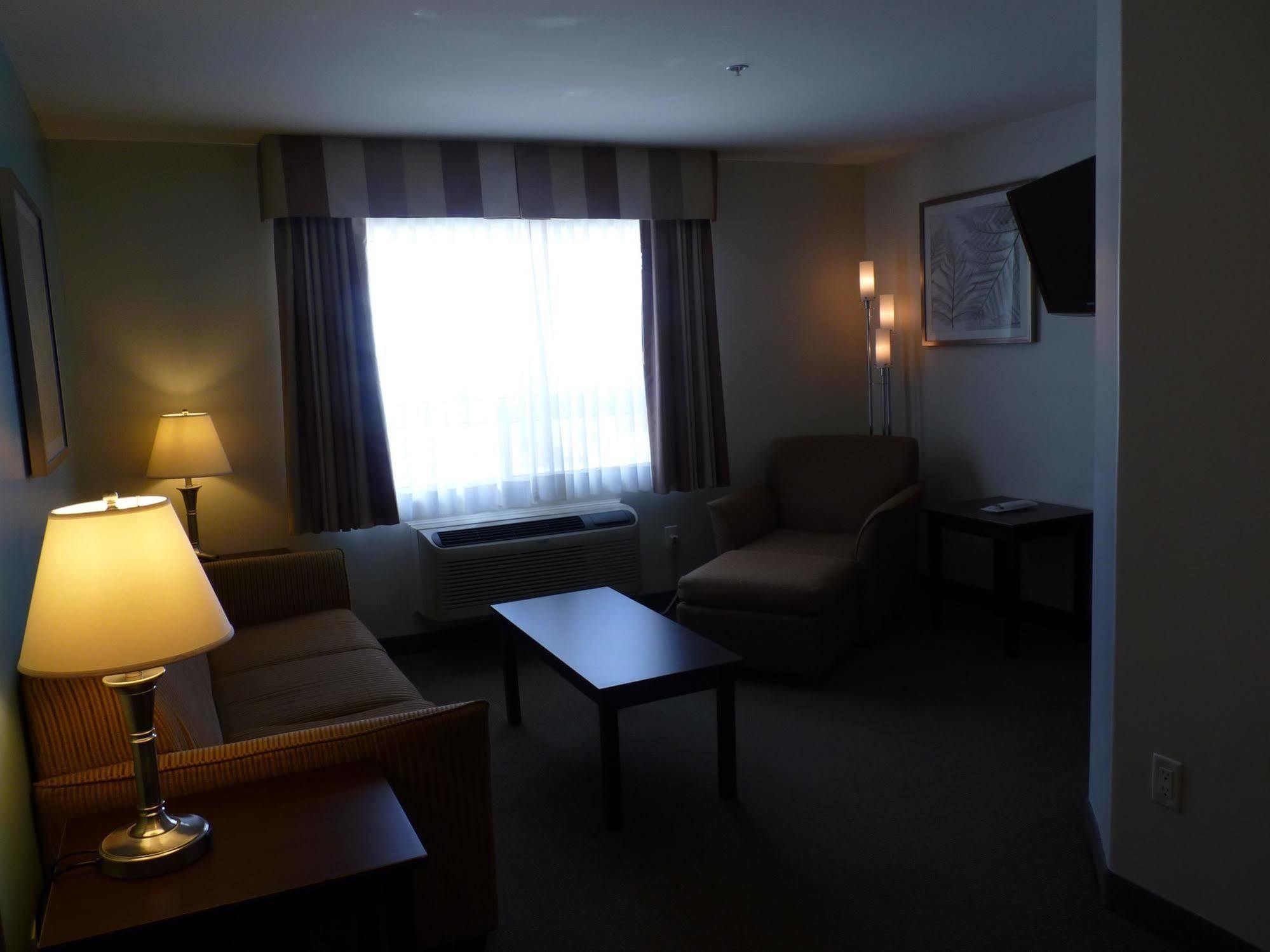 Western Chocolate - Hotel Halifax